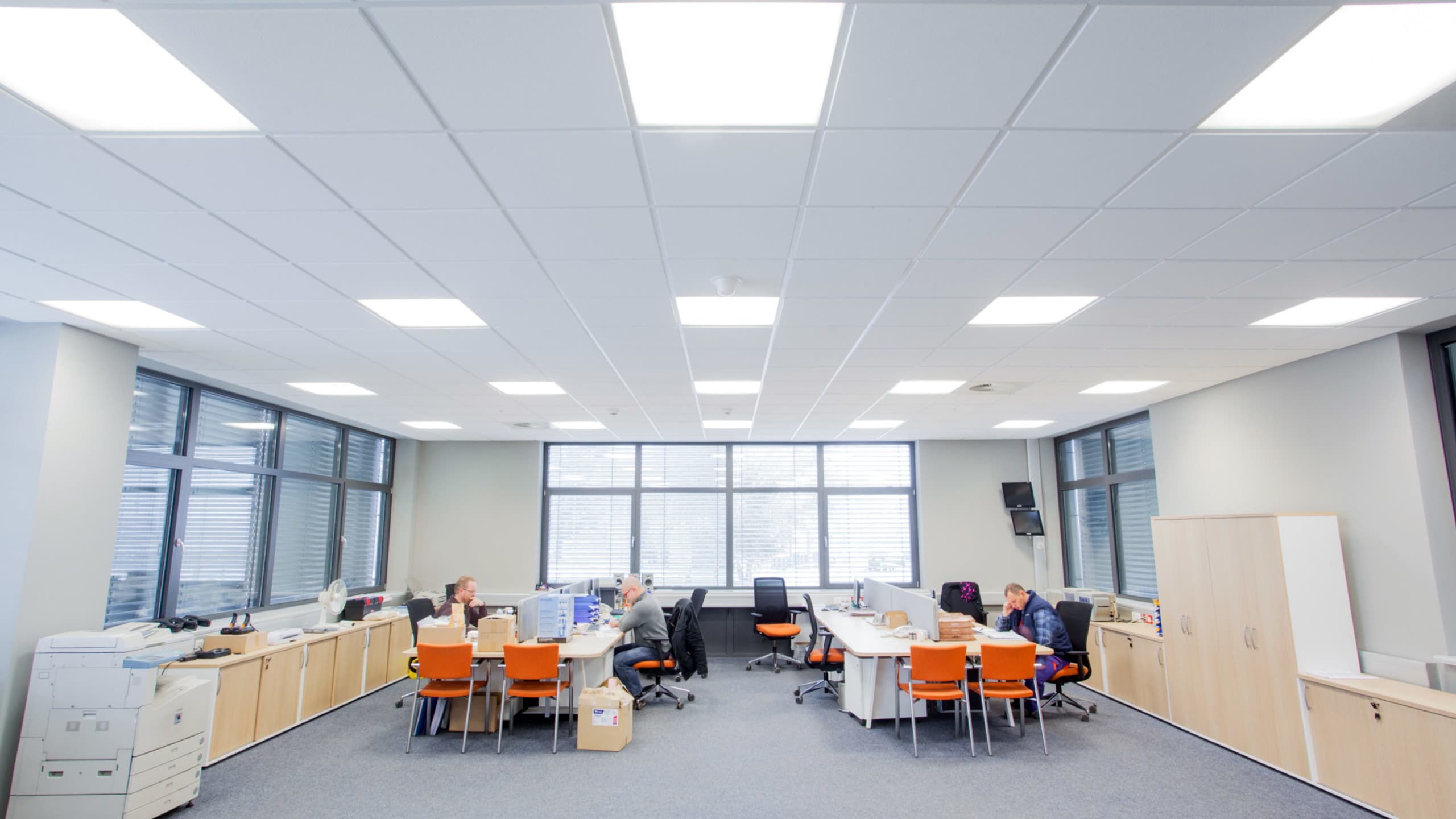 Modernizacja oświetlenia w biurze