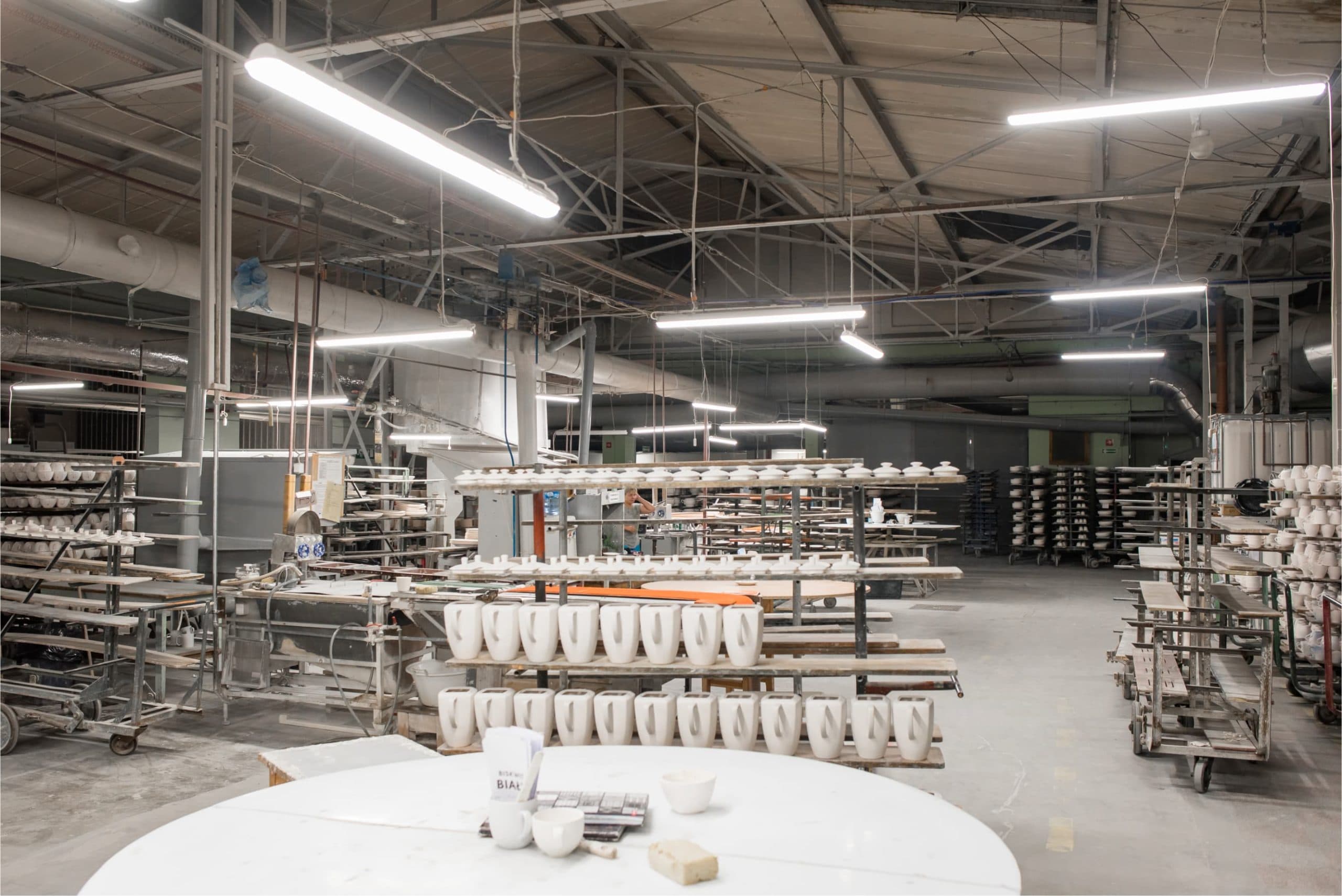 Oświetlenie przemysłowe Industrial w magazynie producenta porcelany - Luxon LED