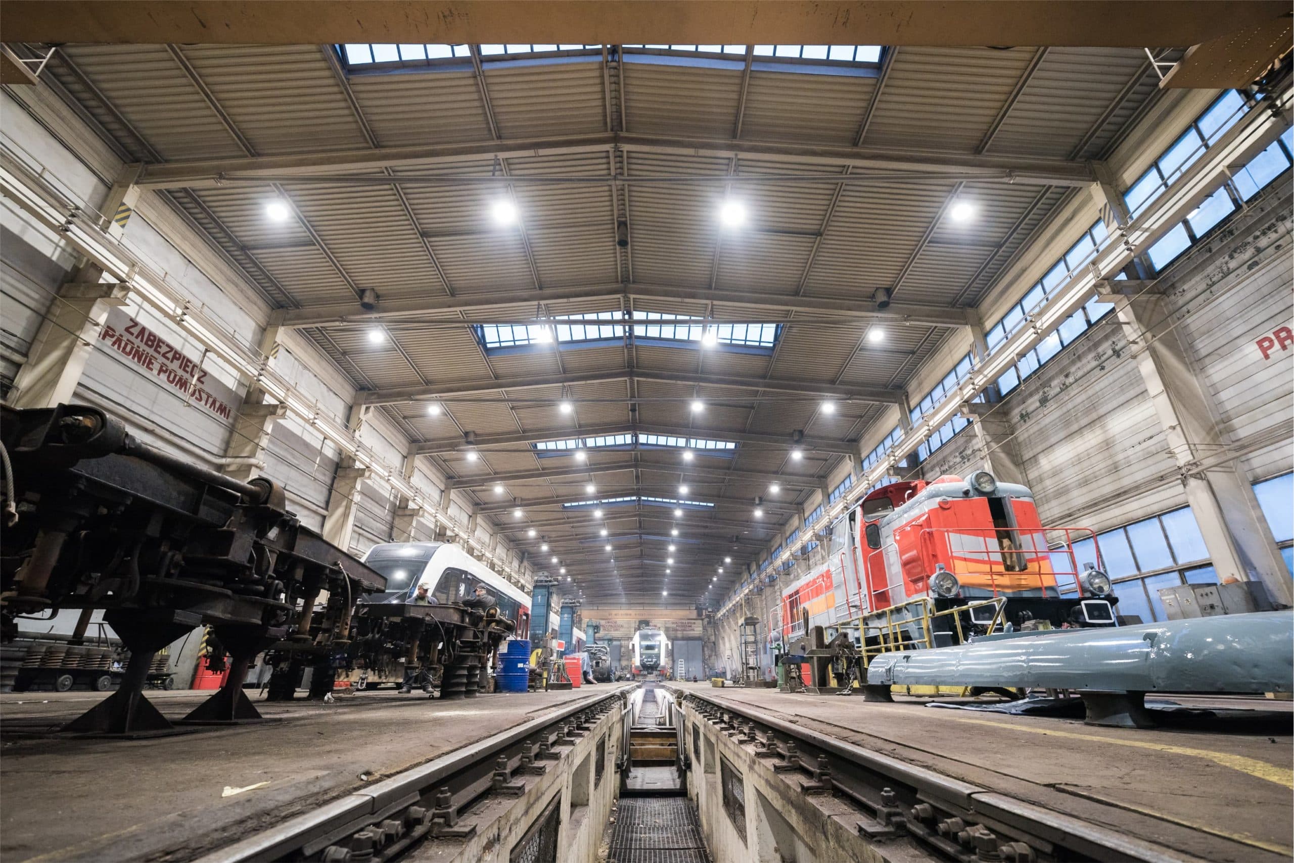 Modernizacja oświetlenia: Kolejowe Zakłady Usługowe w Chojnicach