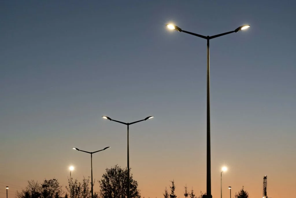 Oprawy Cordoba V ENEC oświetlające teren zakładu energetycznego PEC Stargard.