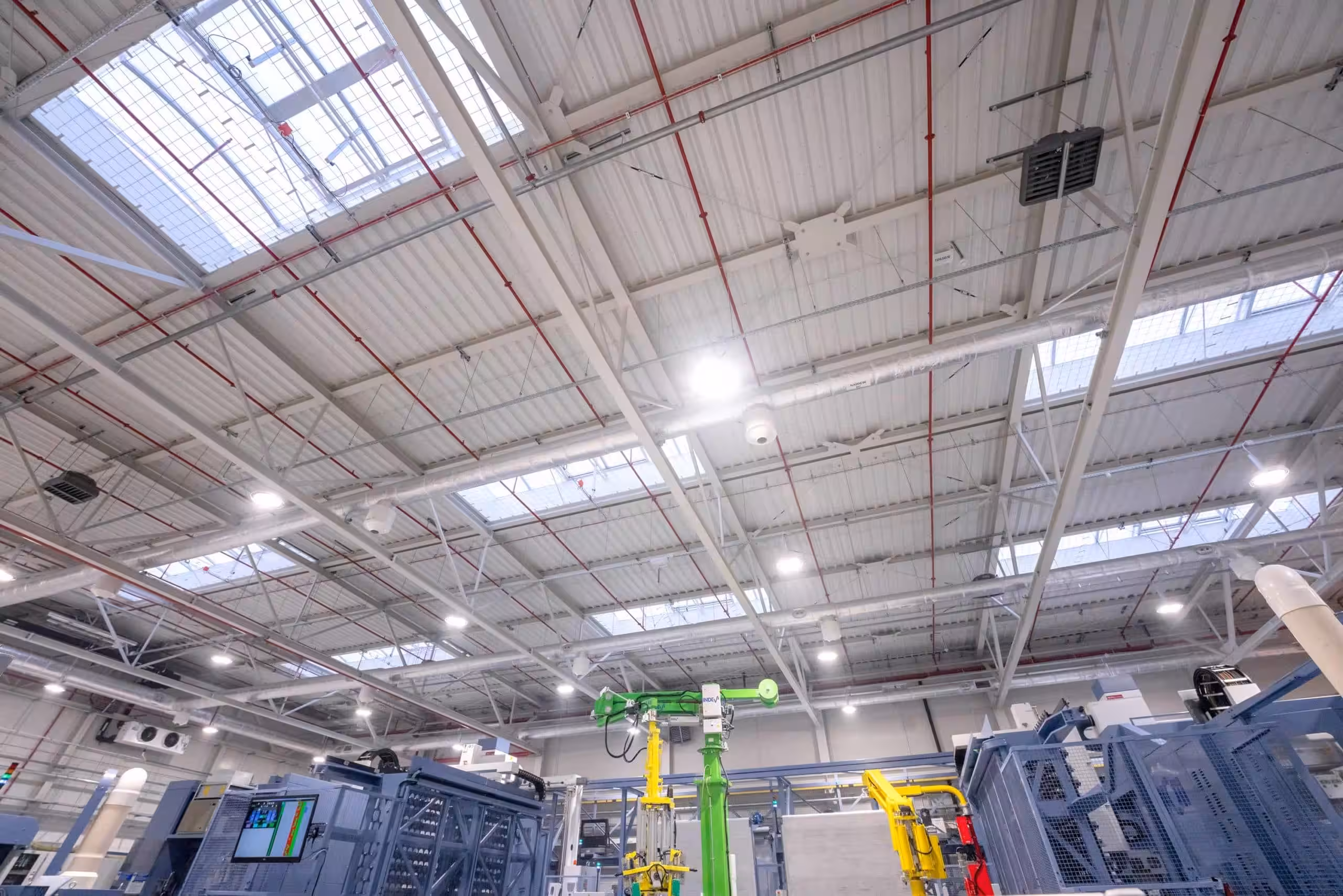 Modernizacja oświetlenia LED w zakładach produkcyjnych Safran Transmission Systems