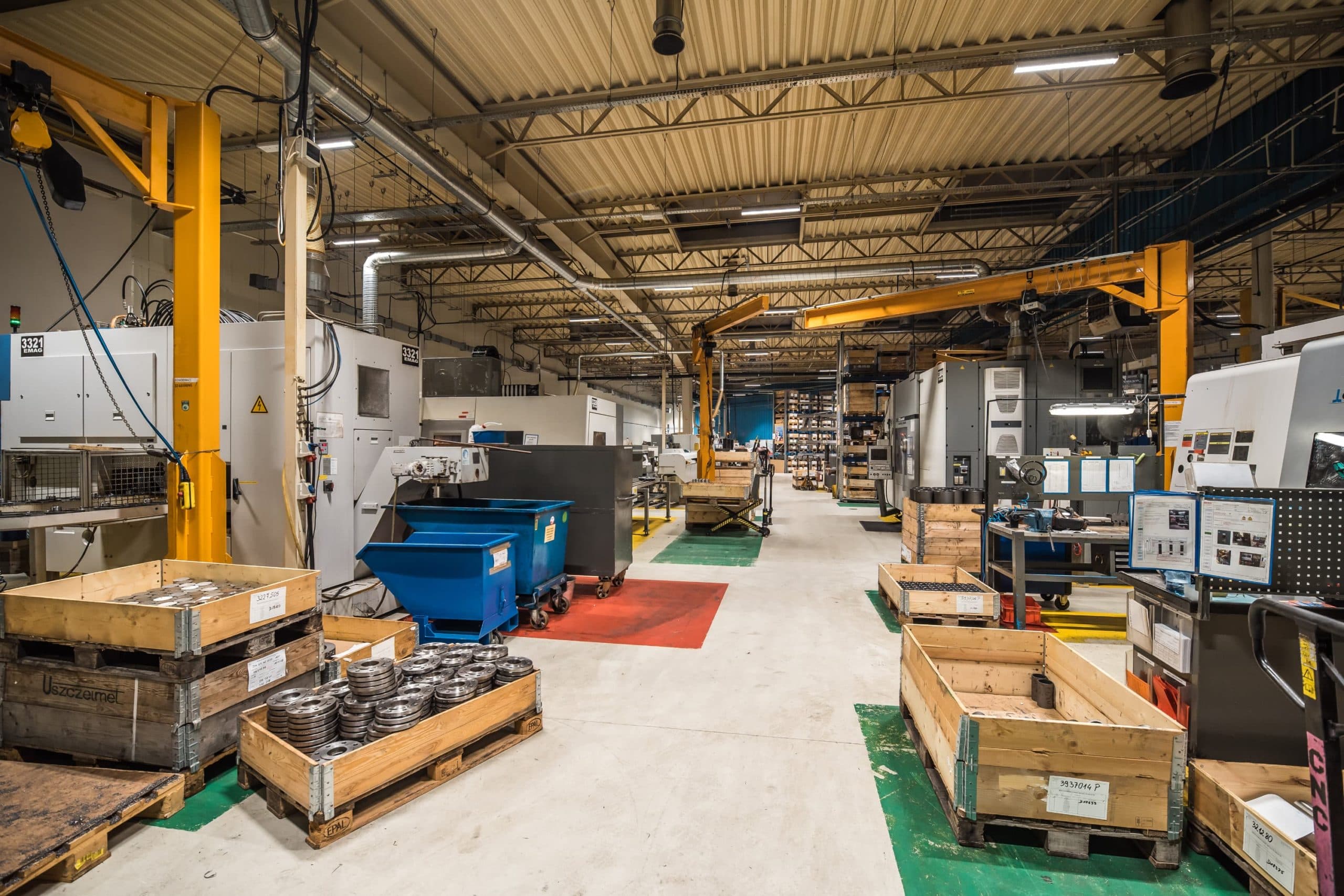 Zmodernizowana hala produkcyjna firmy Broen - Luxon LED