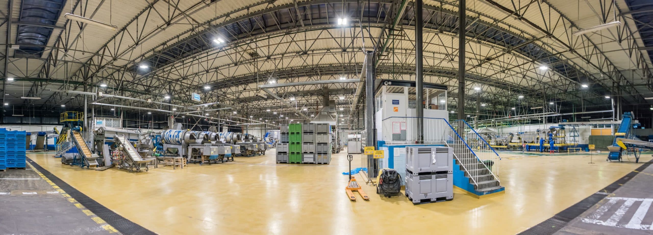 Zmodernizowany budynek firmy Hortex - Luxon LED