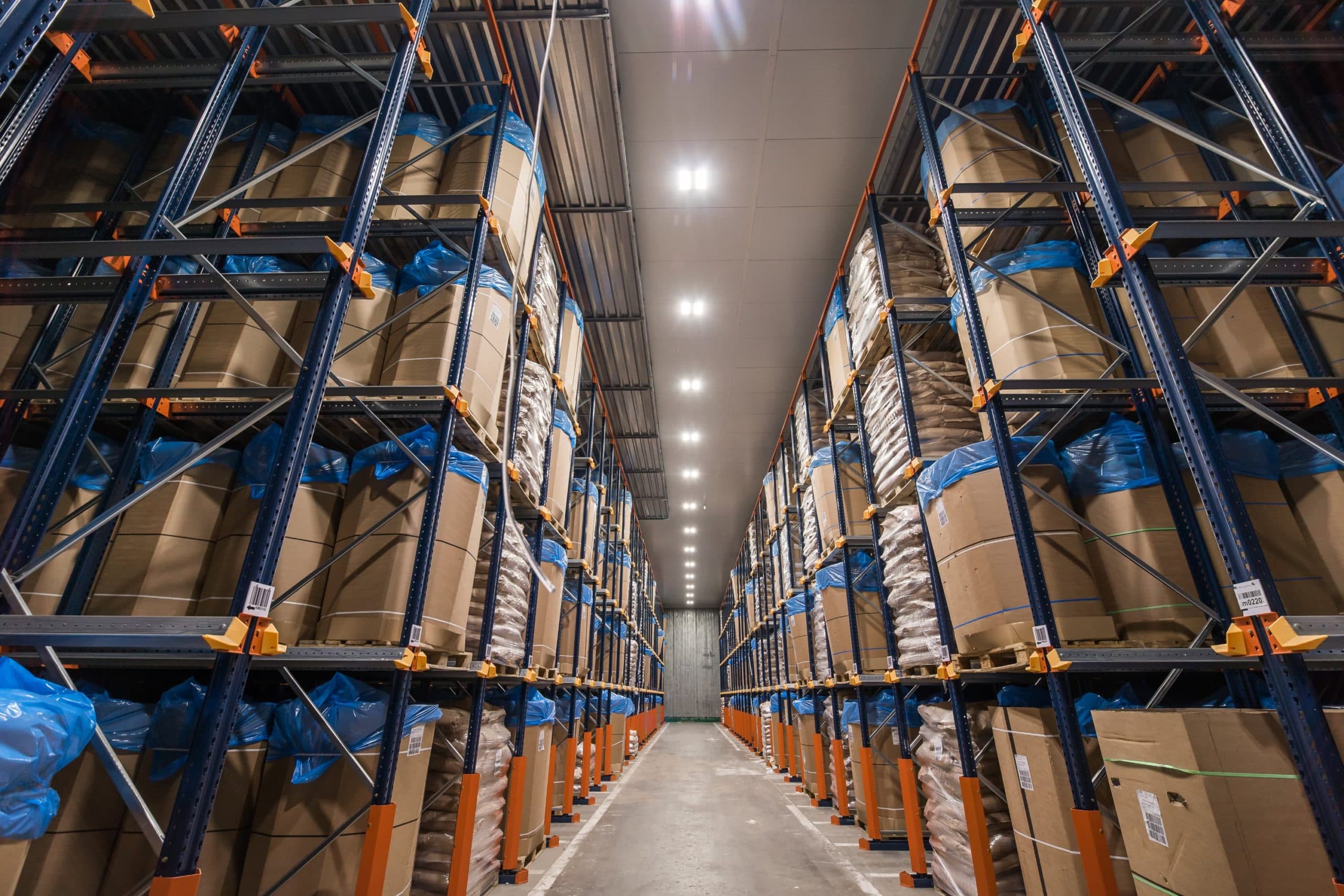 Zmodernizowany magazyn wysokiego składowania firmy Hortex - Luxon LED