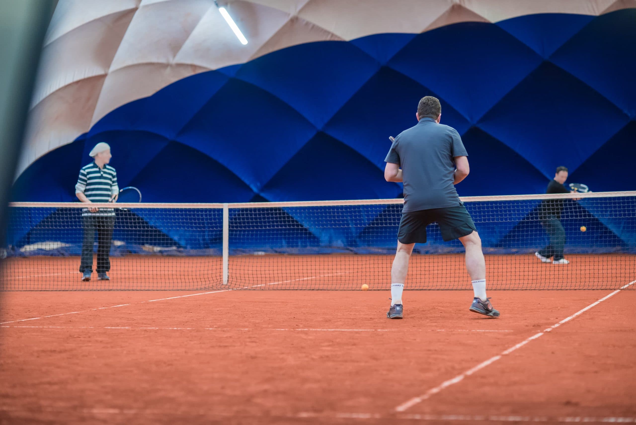 Oświetlenie Industrial w obiekcie sportowym REDECO Wrocław - Luxon LED