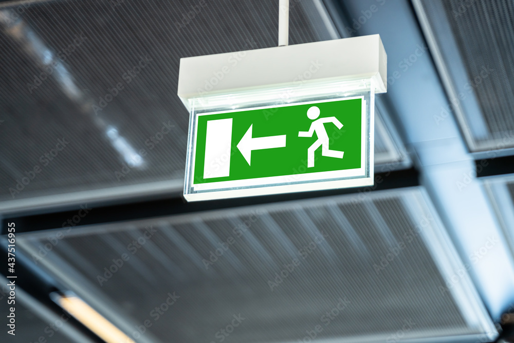 PN-EN 1838:2013 – praktyczny przewodnik po normach oświetlenia awaryjnego