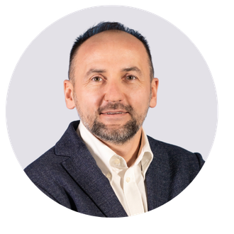 Marcin Oleszowski Sales Director, Professional Lighting